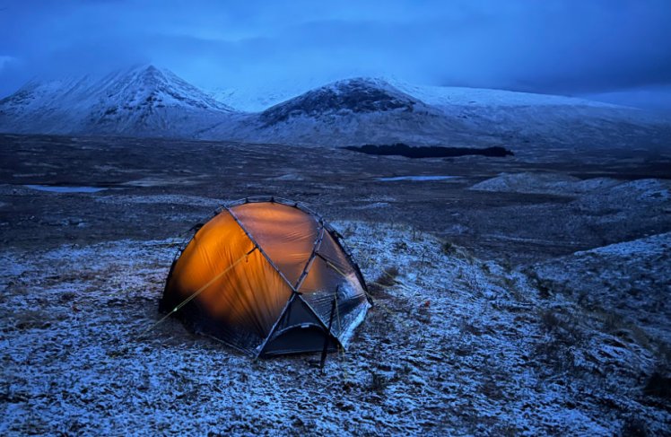 Tent in the snow